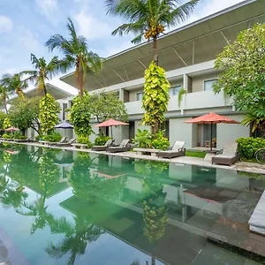 Oyo Flagship 760 Oasis Kuta Endonezya